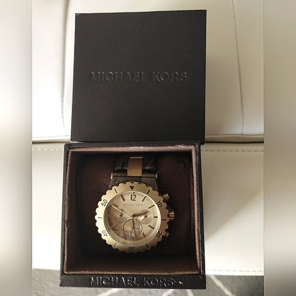 Michael Kors Chronograph MK 5597 Dylan Bronze Stopwatch - Picture 12 of 13